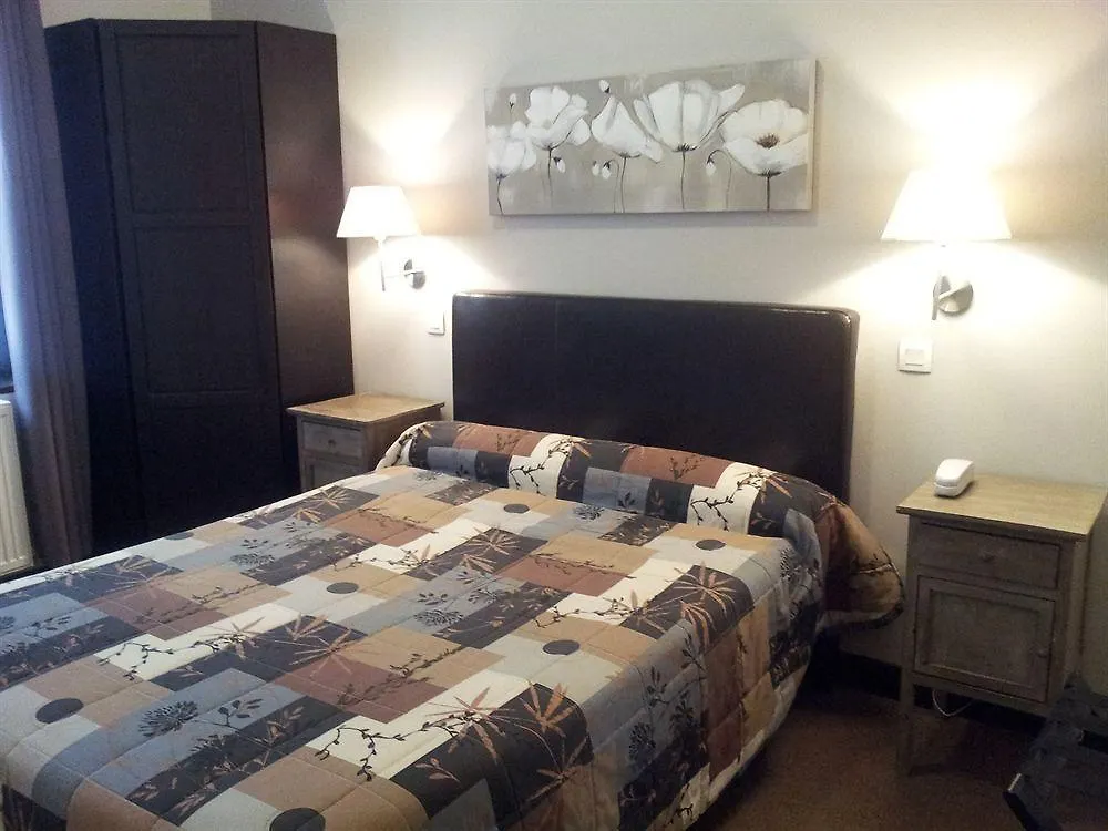 Hotel Azur 리옹 2*,