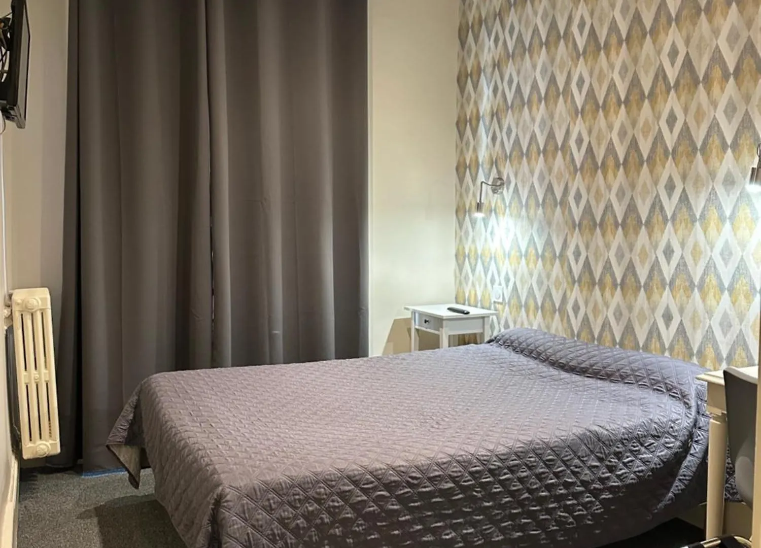 Hotel Azur Lyon 2*,