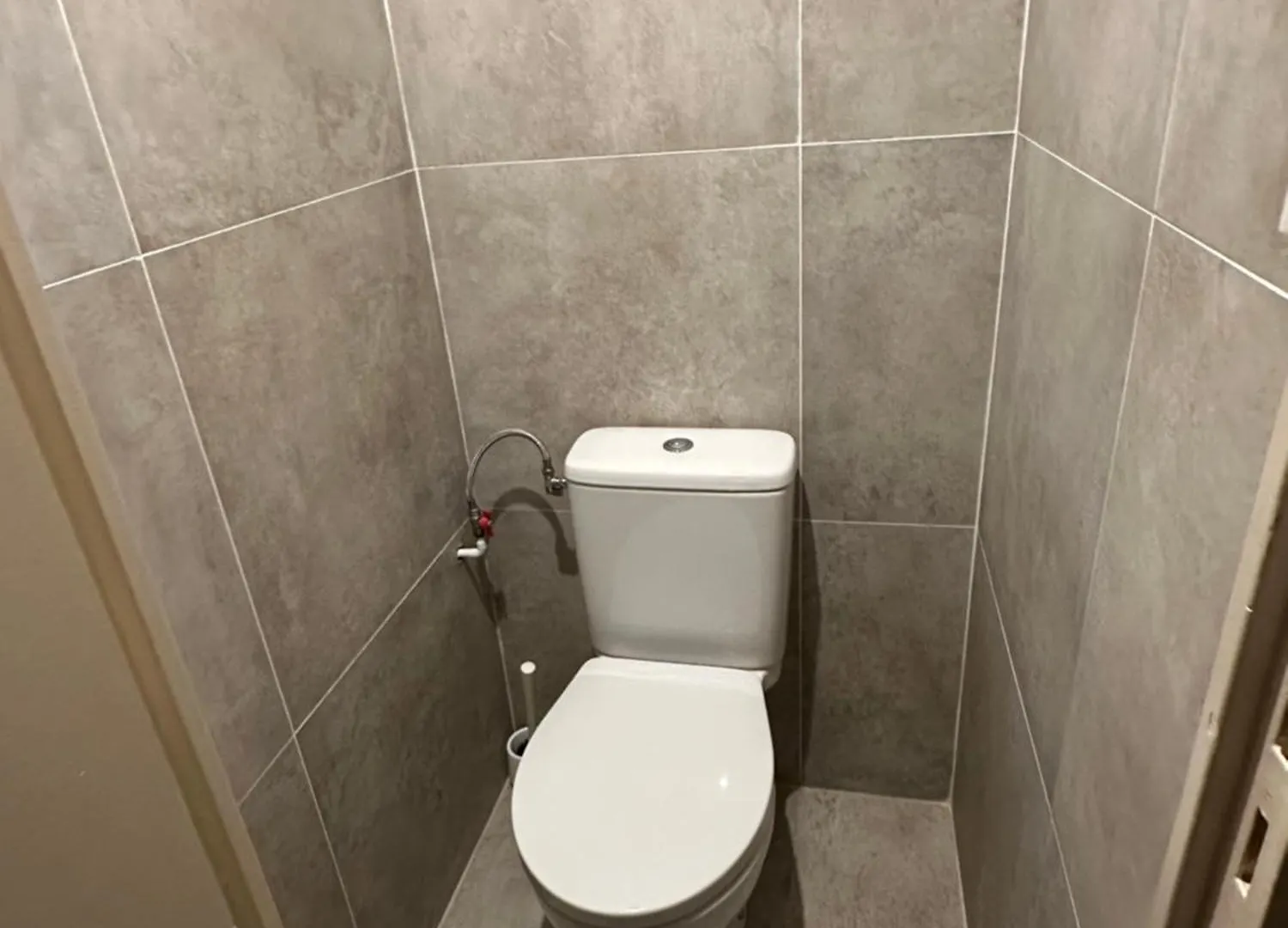 **  Hotel Azur Lyon France